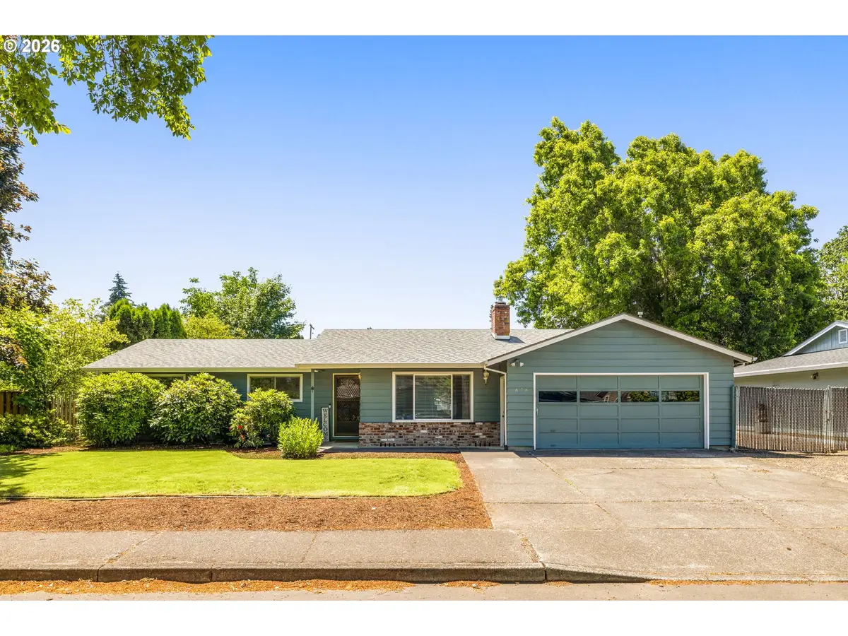 828 NW Forest St, Hillsboro, OR 97124 - #1