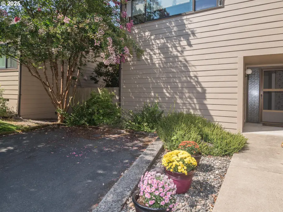 12605 NE Shaver St, Portland, OR 97230 - Image #3