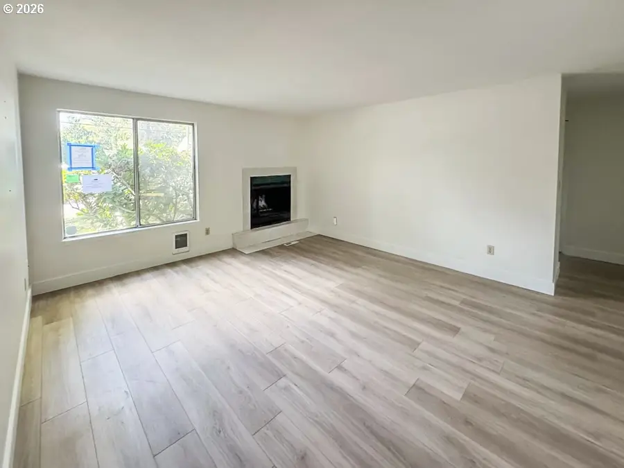 650 SW Meadow Dr, Beaverton, OR 97006 - #3