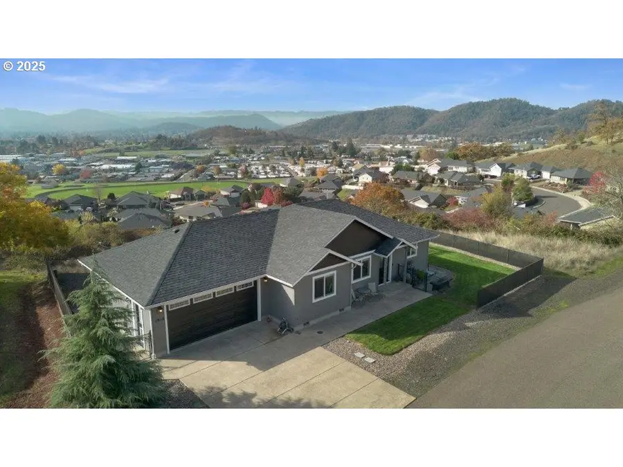 1916 NE Todd St, Roseburg, OR 97470 - Image #3