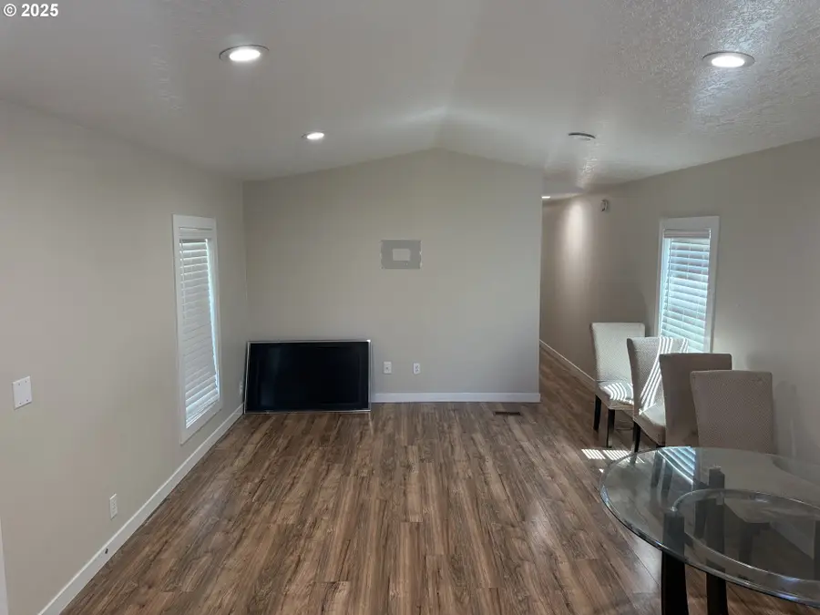 13045 SE Stark St #124, Portland, OR 97233 - Image #2