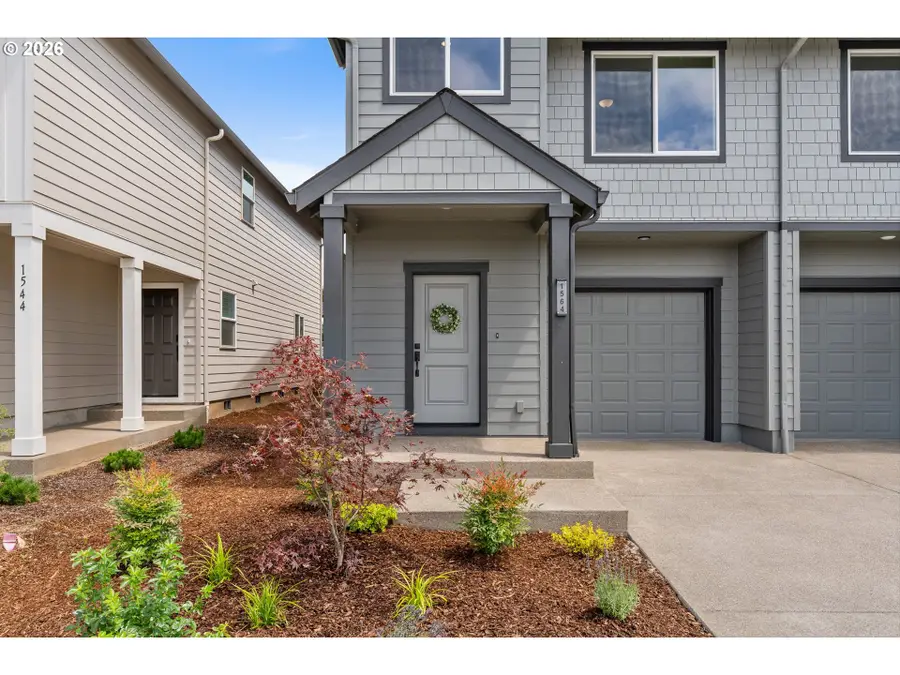 1564 Brown St, Woodburn, OR 97071 - #2