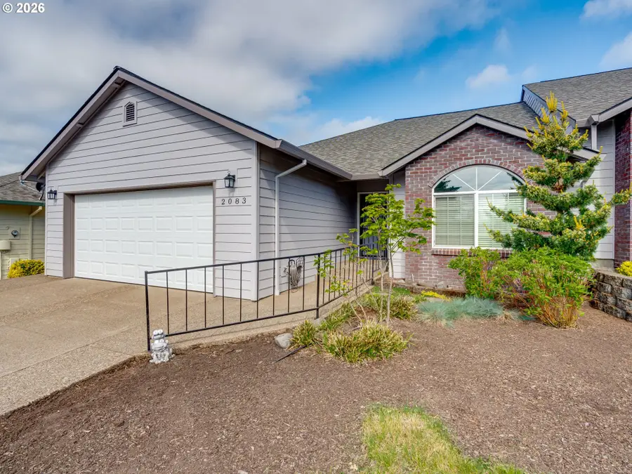 2083 NW Willamette Dr, McMinnville, OR 97128 - #3