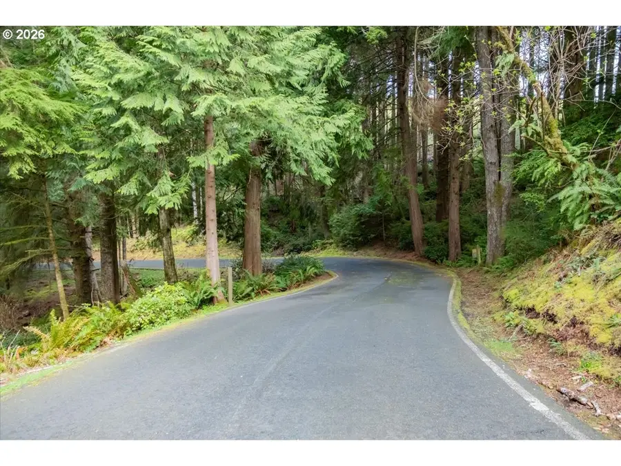 575 Fairway Dr, Gleneden Beach, OR 97388 - #2
