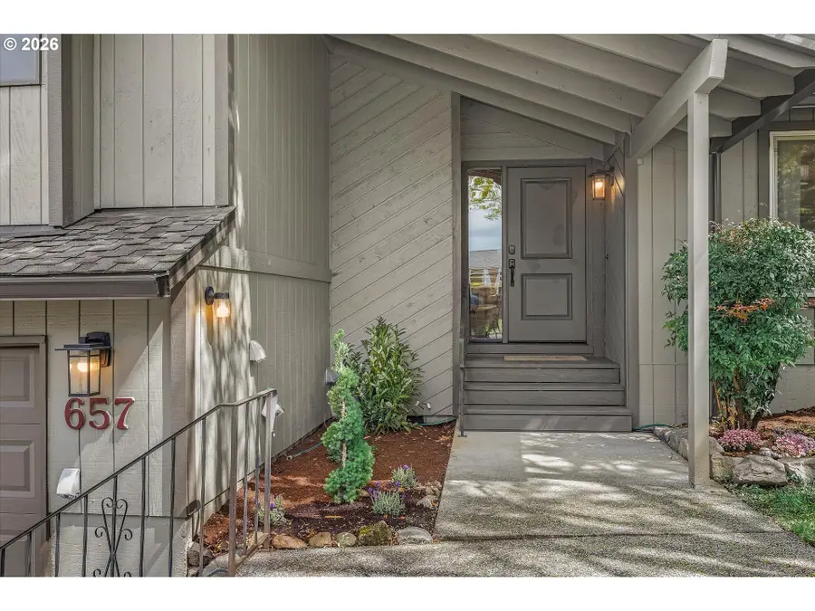 657 SW 7th St, Gresham, OR 97080 - #3