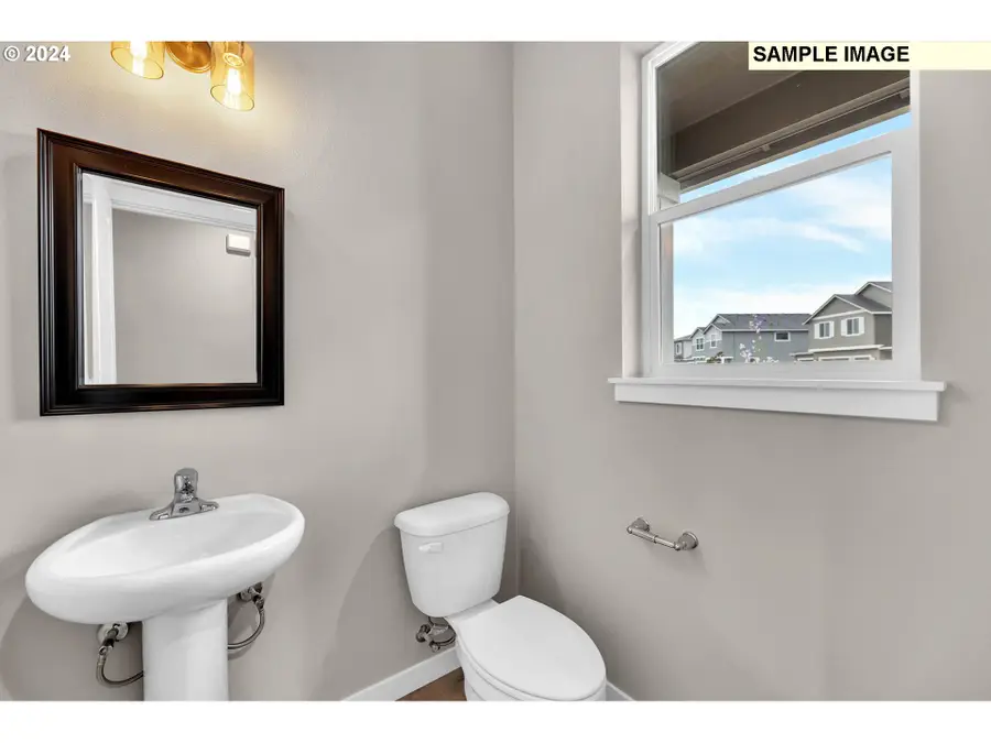 995 NE Sagebrush Dr, Estacada, OR 97023 - Image #3