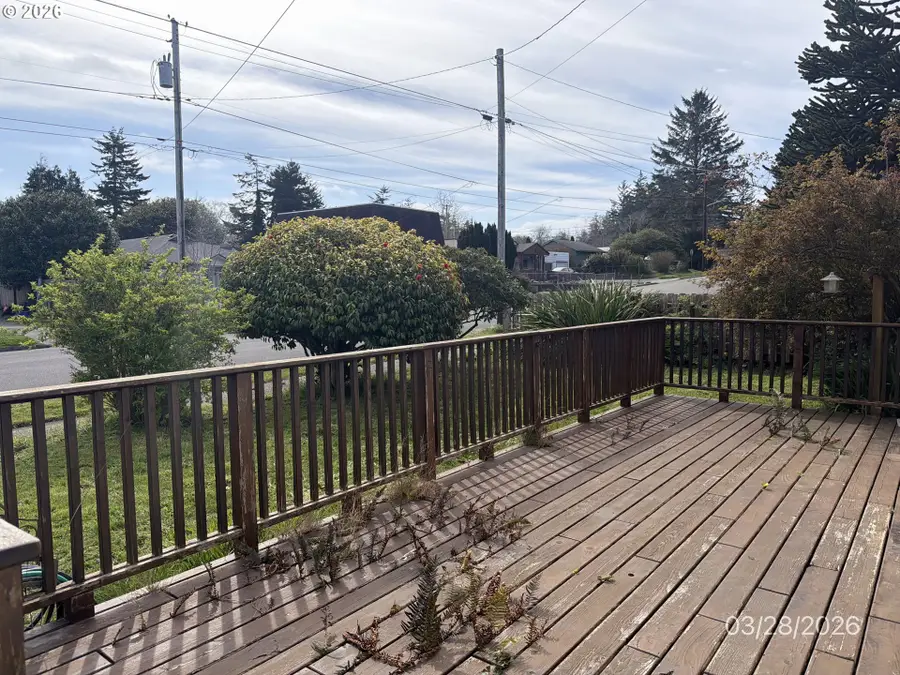 456 N Cammann St, Coos Bay, OR 97420 - #3