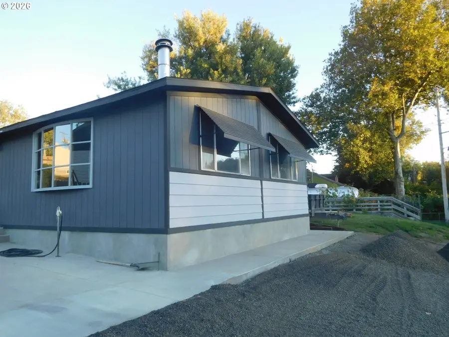 307 Broad St, Weston, OR 97886 - #3