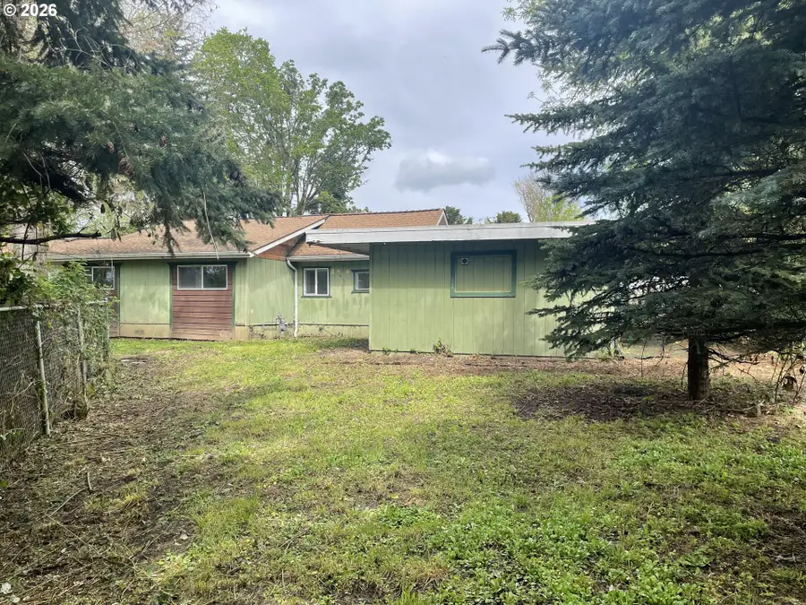 911 NE Newton Creek Rd, Roseburg, OR 97470 - #2