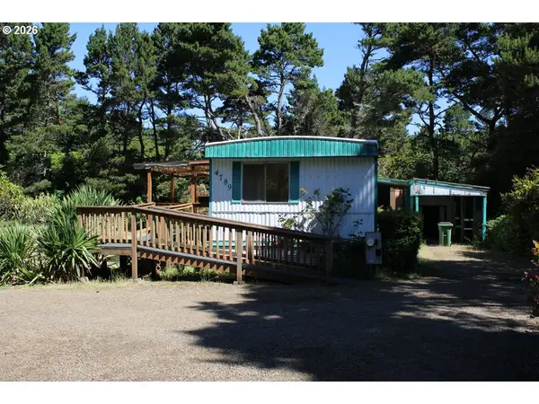 4789 Rhododendron Loop, Florence, OR 97439