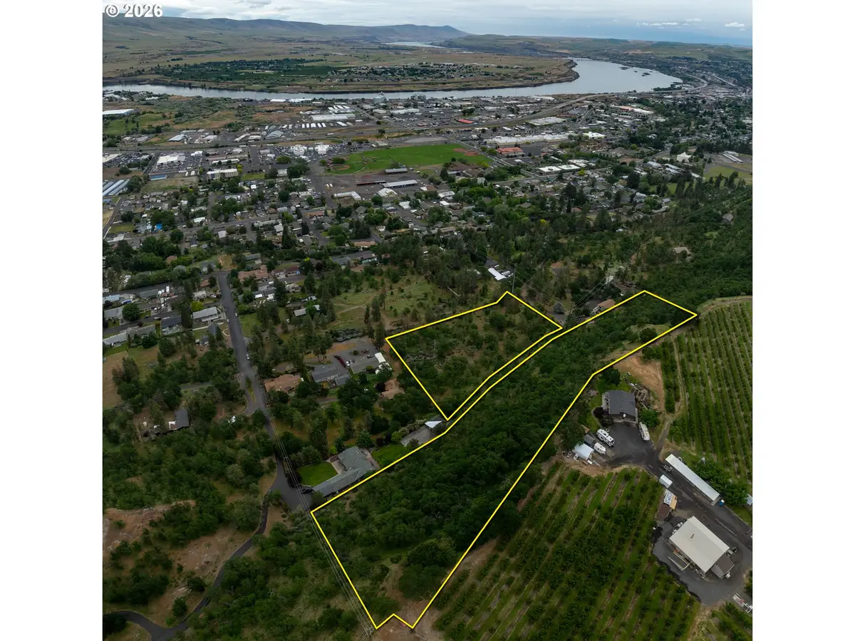 W 16th, Chenoweth, OR 97058 - #1
