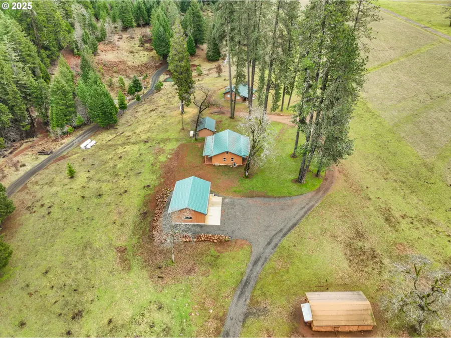 1111 Illahee Rd, North Umpqua, OR 97447 - #3
