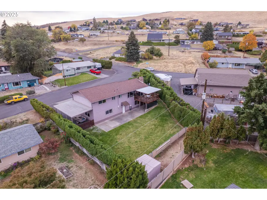 1023 Maple St, Chenoweth, OR 97058 - Image #2