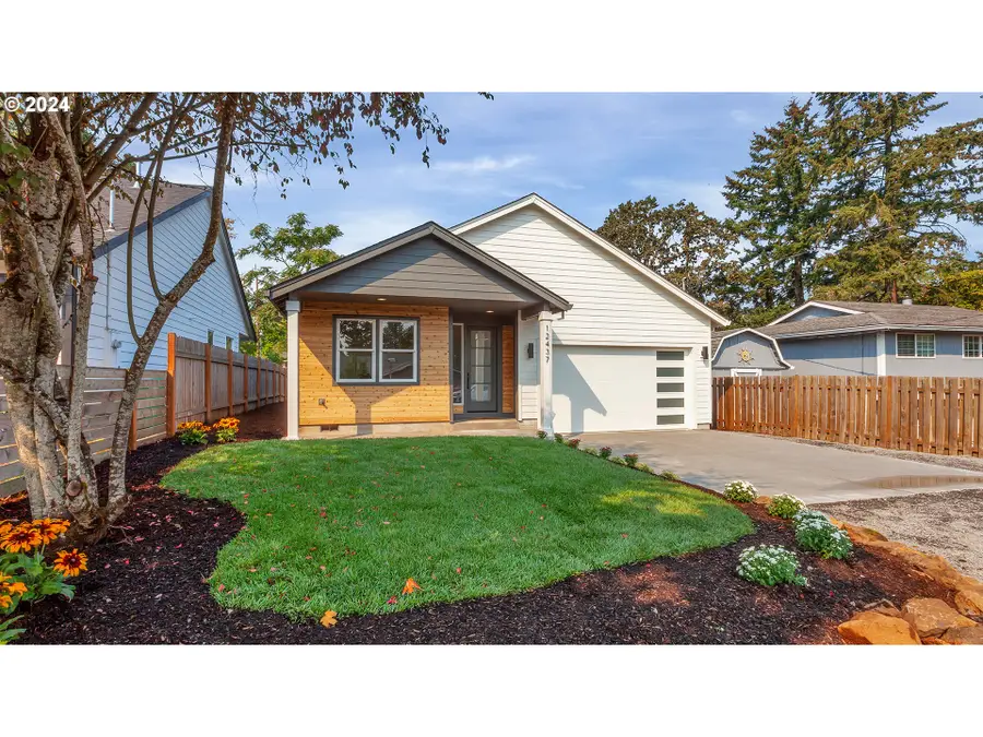 12437 SE 24th Ave, Milwaukie, OR 97222 - Image #2