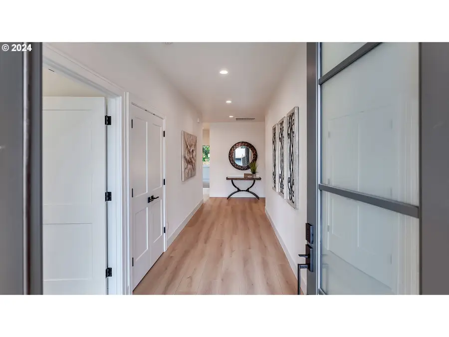 12437 SE 24th Ave, Milwaukie, OR 97222 - Image #3