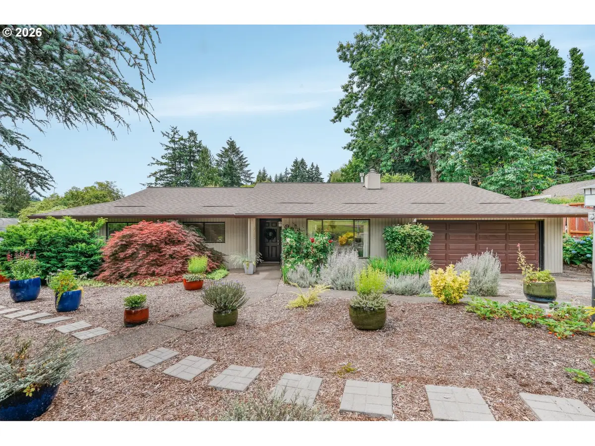9245 SW 7th Ave, Portland, OR 97219 - #1