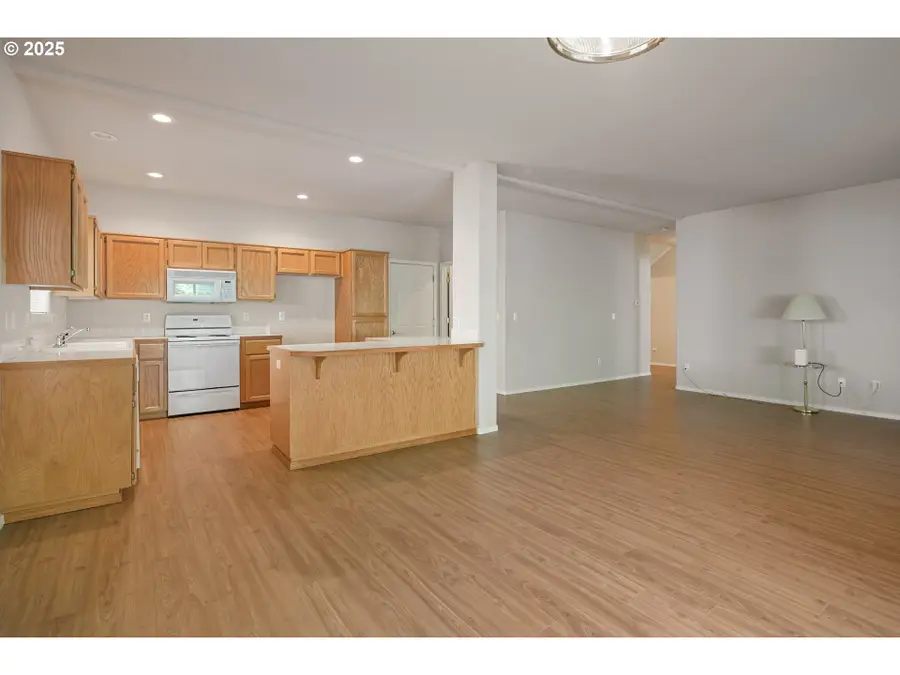 7307 NE Nelly St, Hillsboro, OR 97124 - Image #2