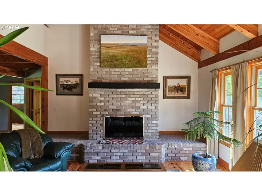 61001 Liberty Rd, Joseph, OR 97846 - #3