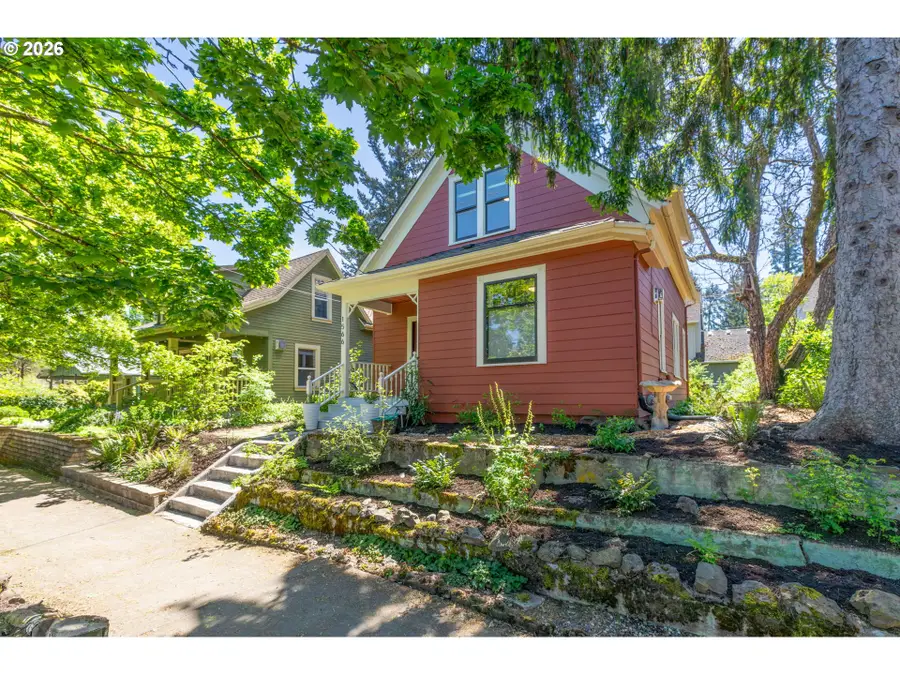 1566 SE Linn St, Portland, OR 97202 - #2
