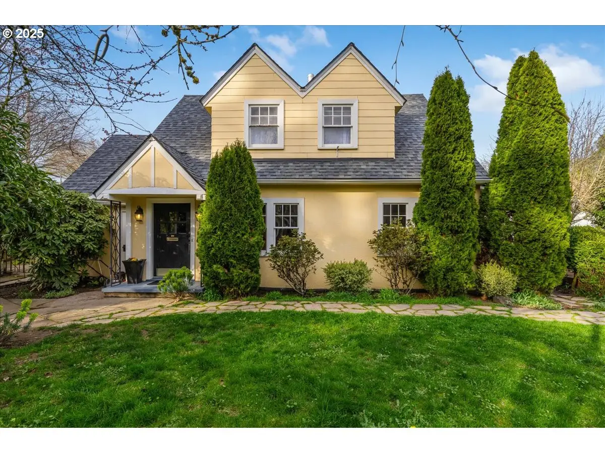 5390 Grove St, West Linn, OR 97068 - Image #1