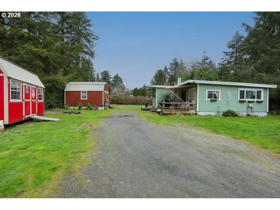 93621 Driftwood Inn Ln, Saunders Lake, OR 97459 - #2