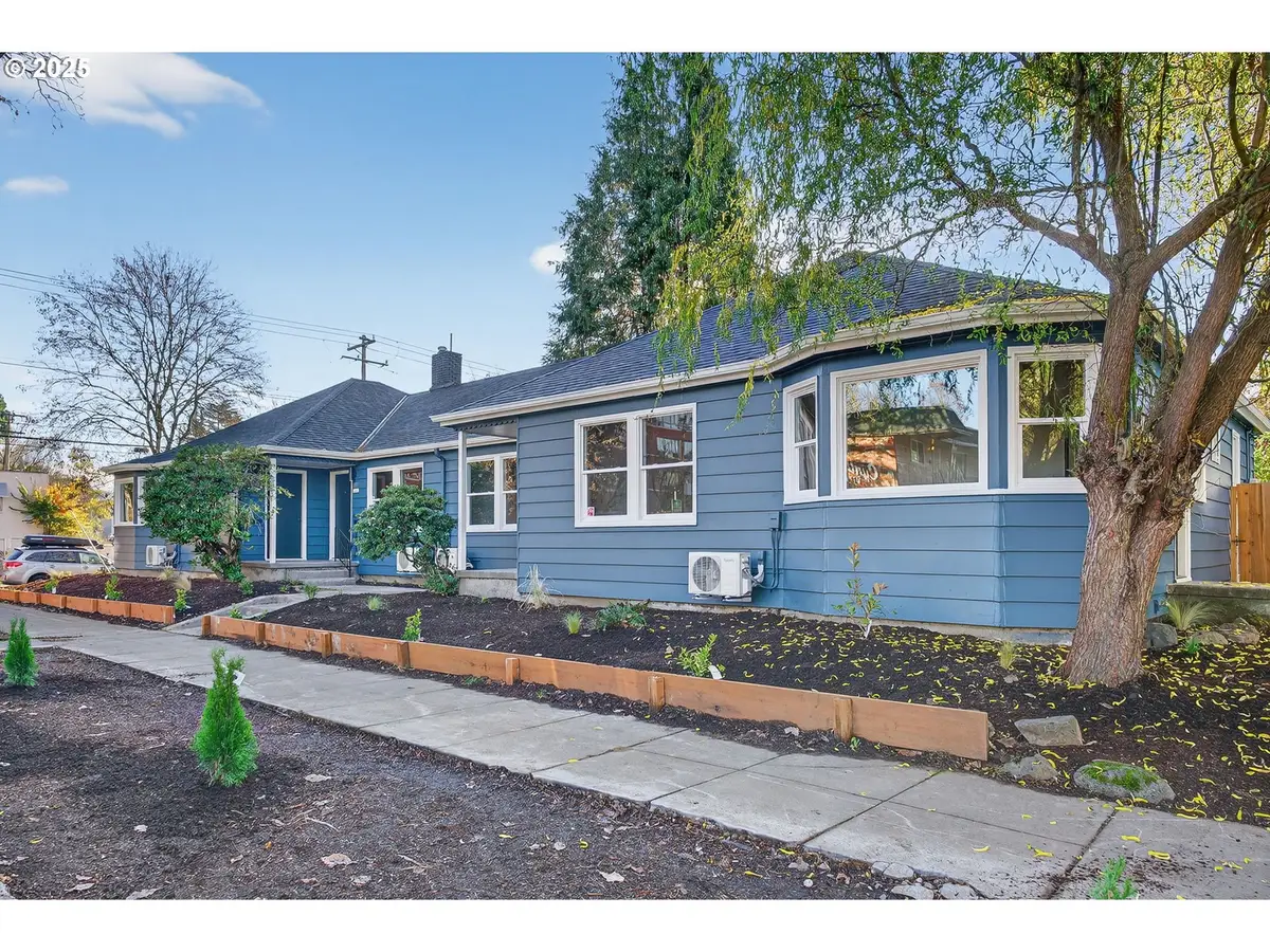 2938 SE Washington St, Portland, OR 97214 - Image #1