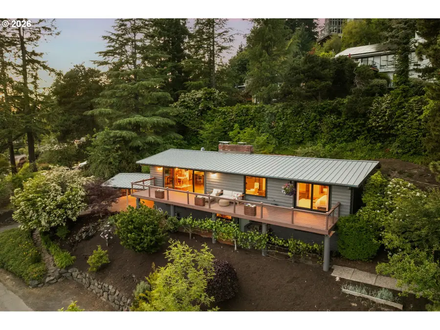 4416 SW Chesapeak Ave, Portland, OR 97239 - #2