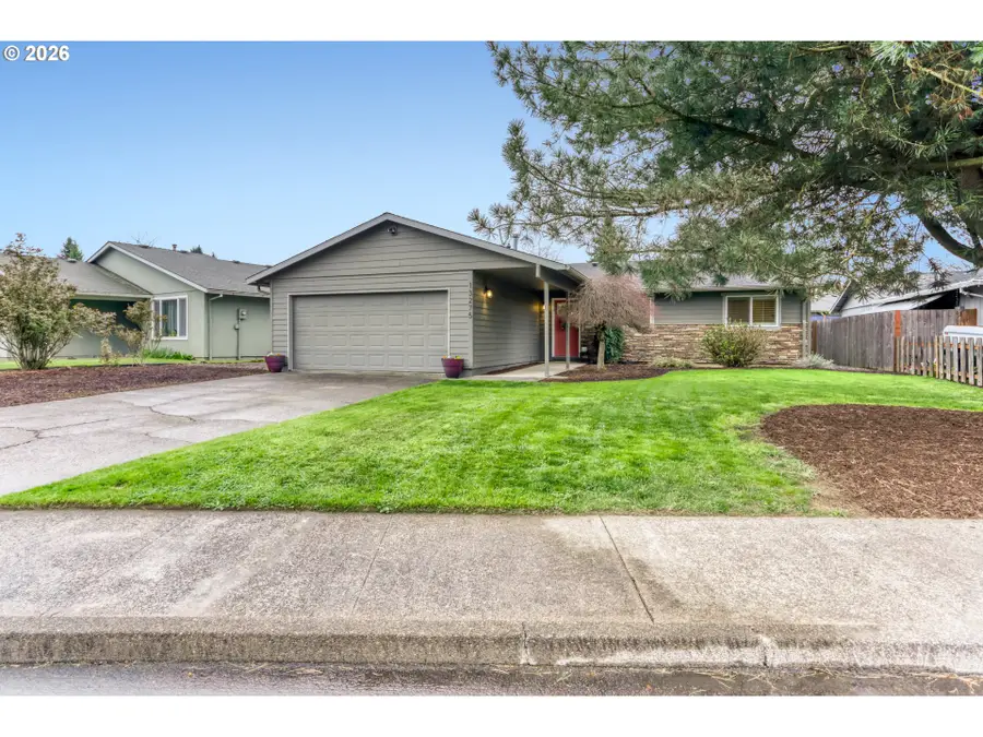 13275 Daiquiri Lake Ne Dr, Aurora, OR 97002 - #2