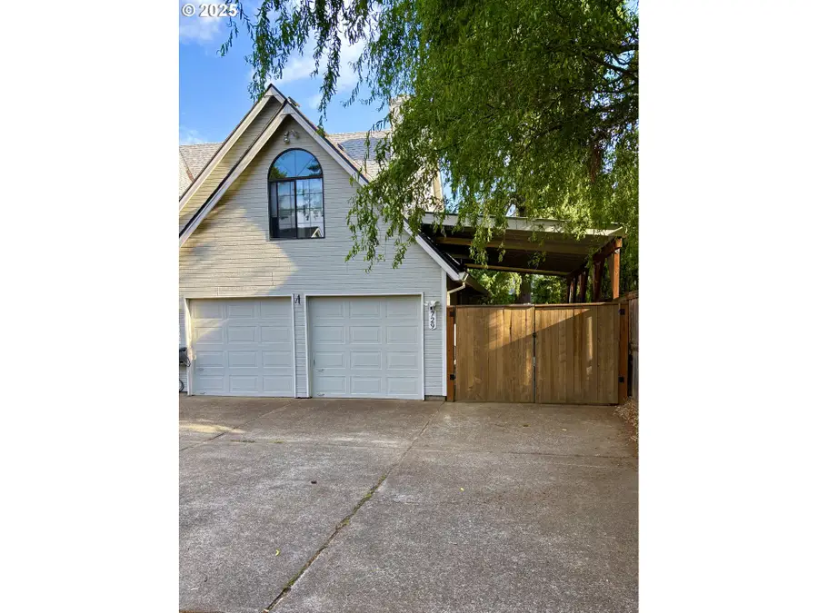 729 NE Rogahn St, Hillsboro, OR 97124 - Image #3