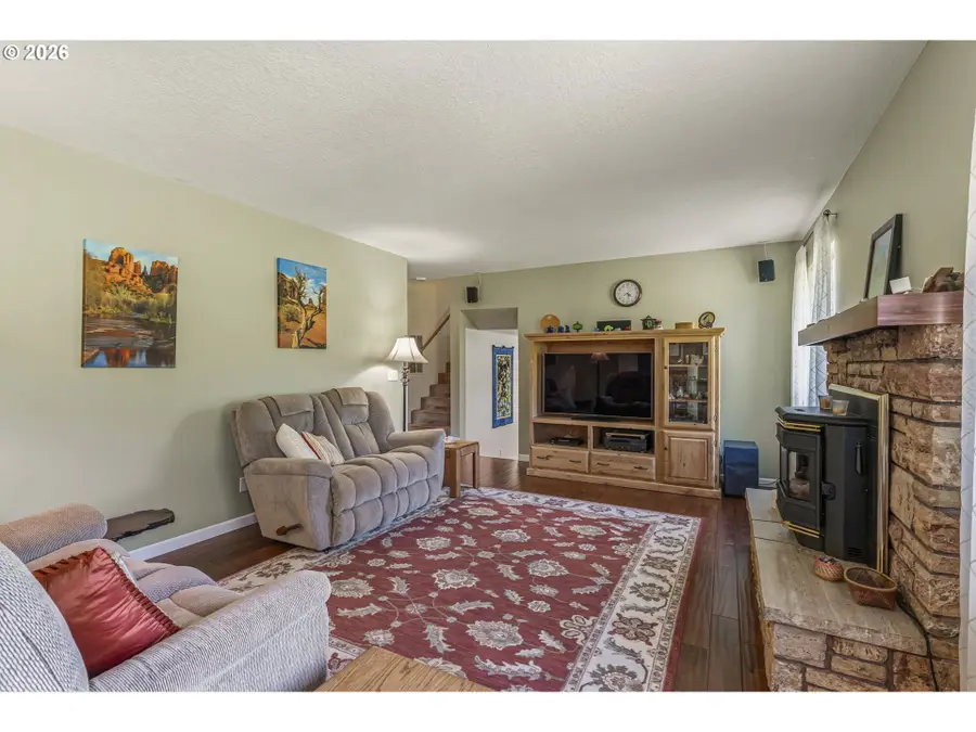 1350 Stella Rd, Longview, WA 98632 - #2