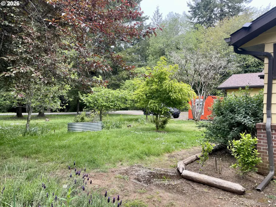93524 Easy Ln, Coos Bay, OR 97420 - #3