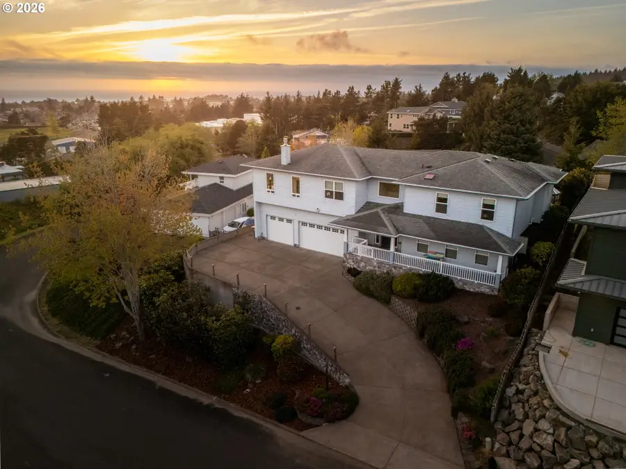 1015 NE 7th Dr, Newport, OR 97365 - #2