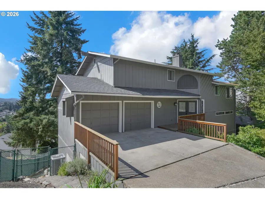 952 Summit Blvd, Springfield, OR 97477 - Image #2