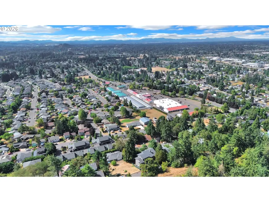 952 Summit Blvd, Springfield, OR 97477 - Image #3