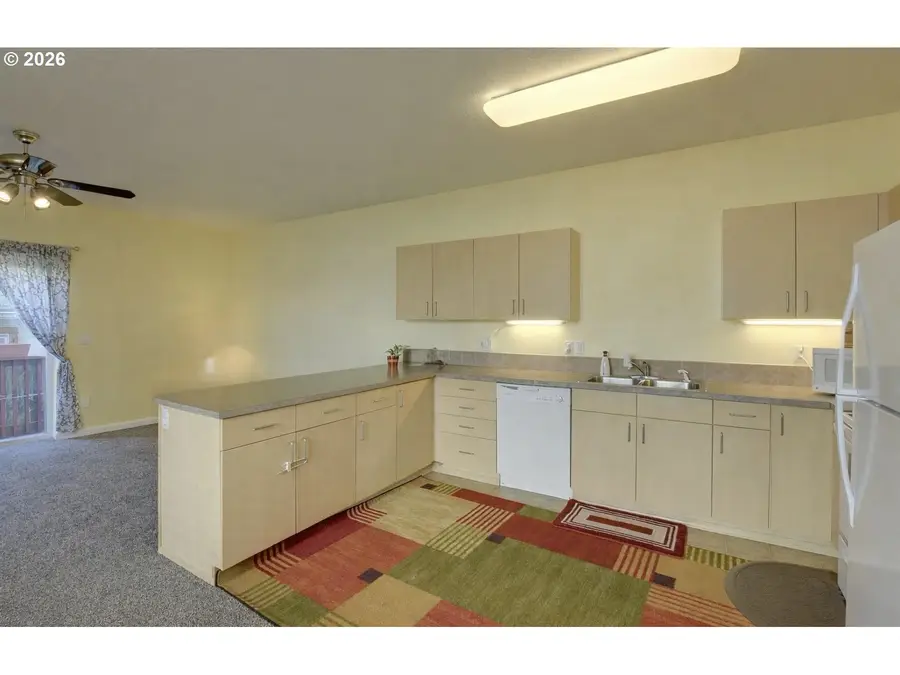 4920 SE 122nd Ave, Portland, OR 97236 - Image #3