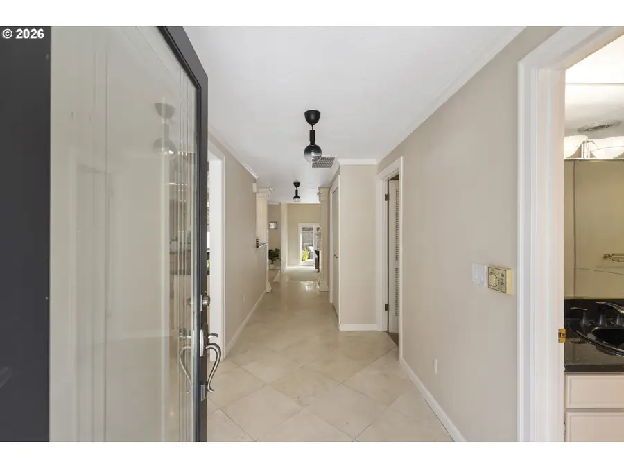 32 Greenridge Ct, Lake Oswego, OR 97035 - #3