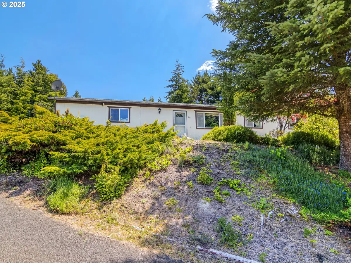635 SE Ball Blvd, Waldport, OR 97394 - Image #1