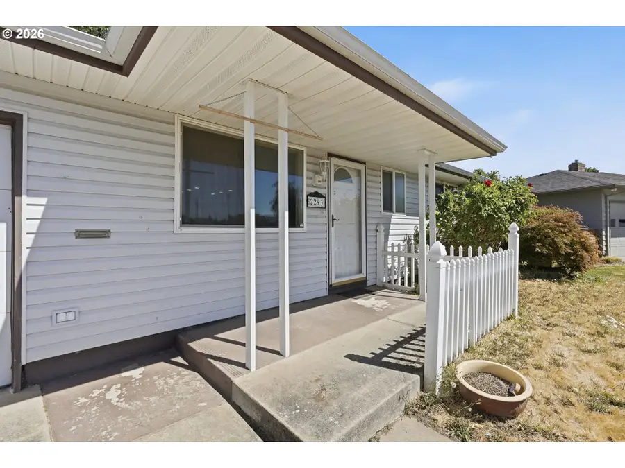 2293 Country Club Ter, Woodburn, OR 97071 - #3