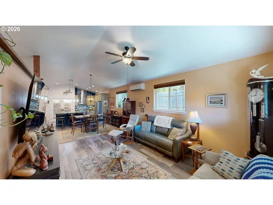 6925 Oakwood Ct, Brookings, OR 97415 - #3
