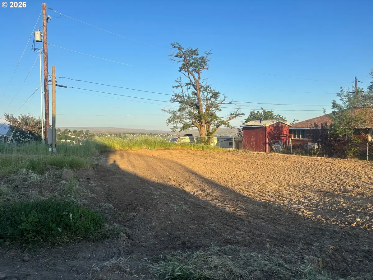 815 SE 6th St, Pendleton, OR 97801 - #1