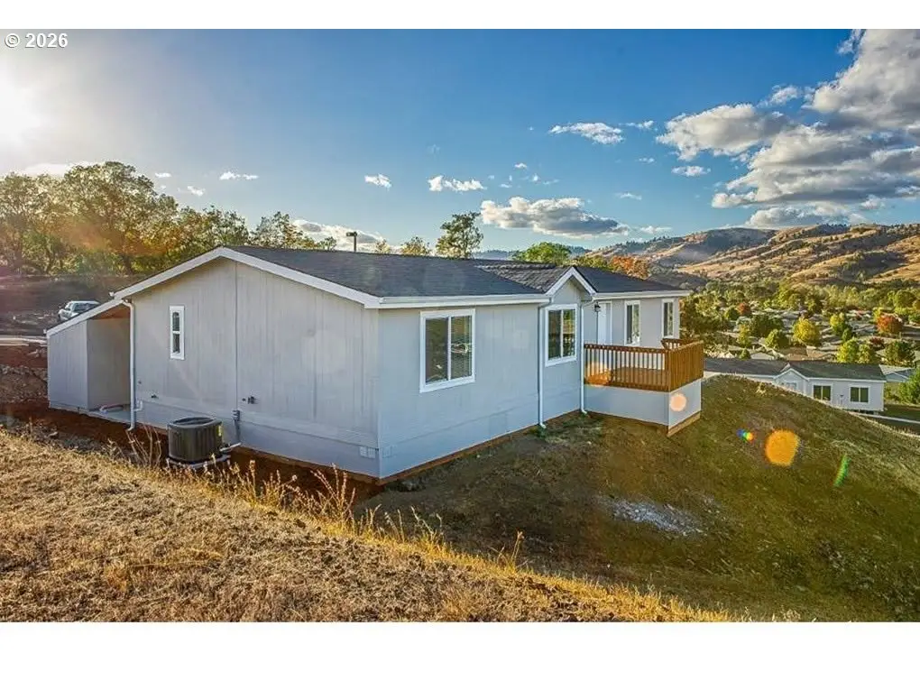 220 Deschutes Ln, Roseburg, OR 97471 - #1