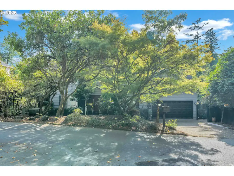 706 SW Colony Dr, Portland, OR 97219 - #2