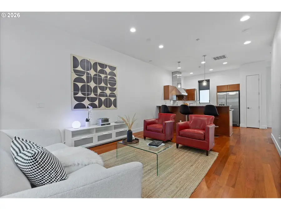 1728 NW Riverscape St, Portland, OR 97209 - #2