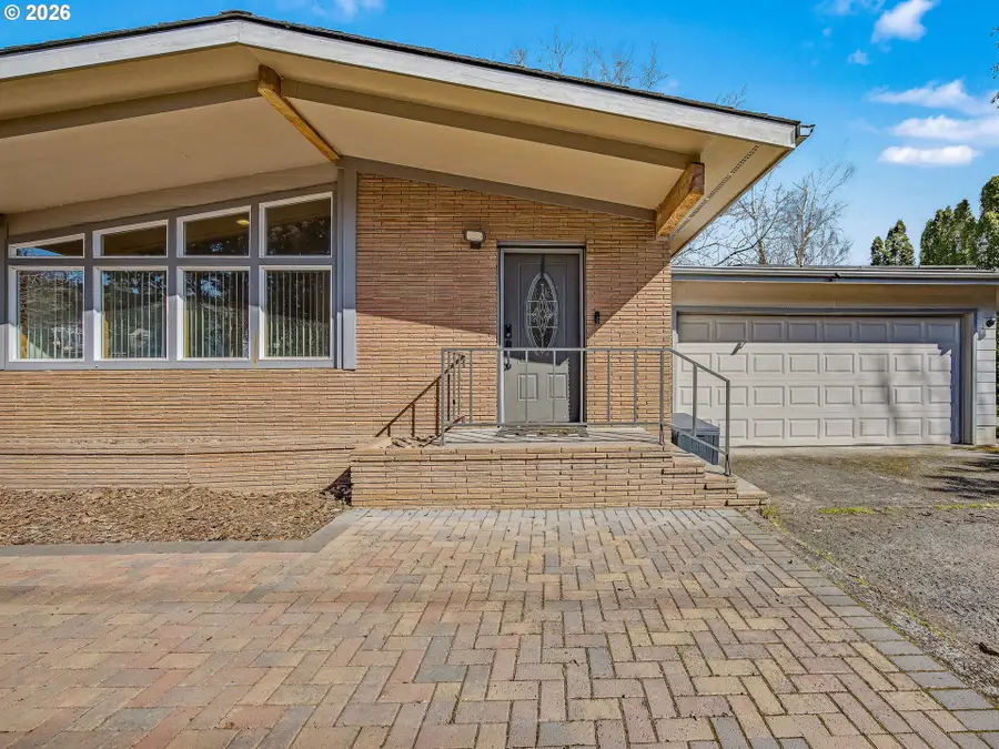 907 SW Halsey St, Troutdale, OR 97060 - #2