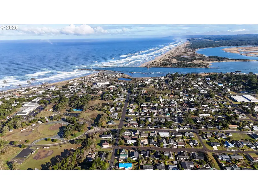 835 11th St Sw, Bandon, OR 97411 - Image #3