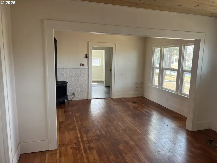 165 E Furnish Ave, Stanfield, OR 97875 - #3