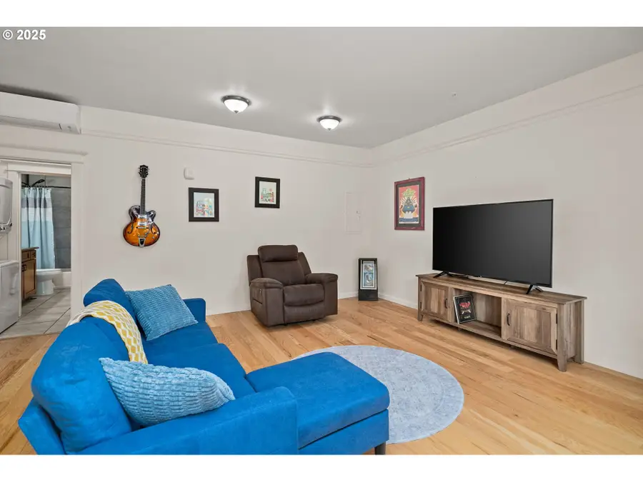 6928 SE Raymond Ct #1, Portland, OR 97206 - Image #3