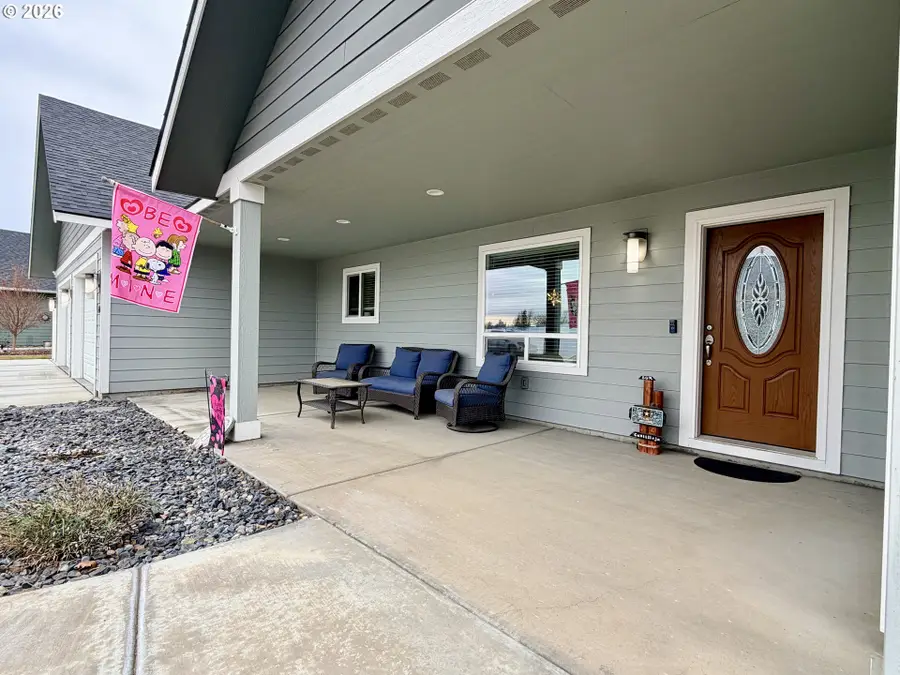 416 SW Desert Sky Dr, Hermiston, OR 97838 - #2