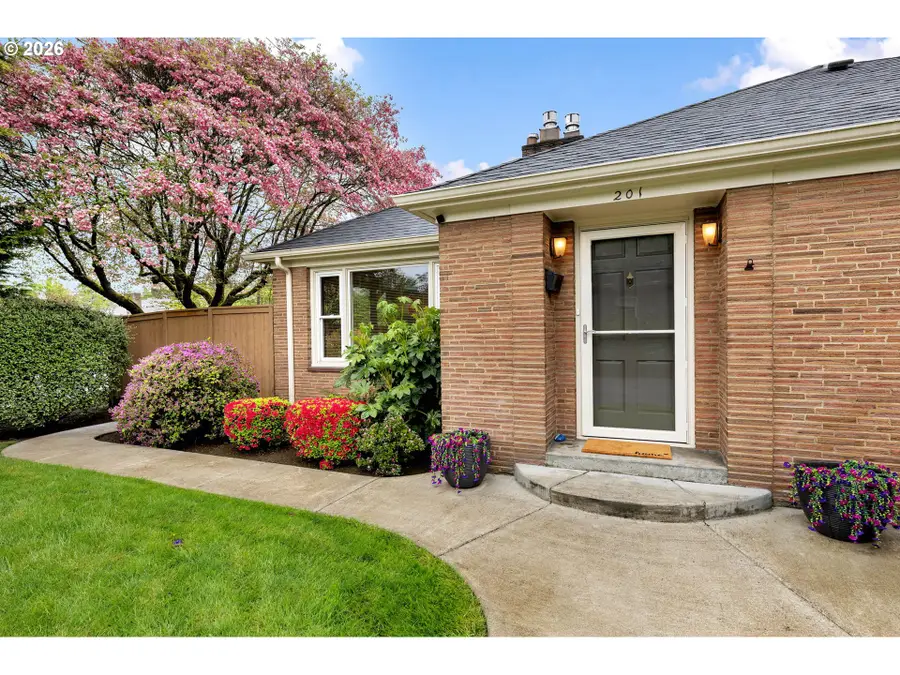 201 NW 46th St, Vancouver, WA 98663 - #3