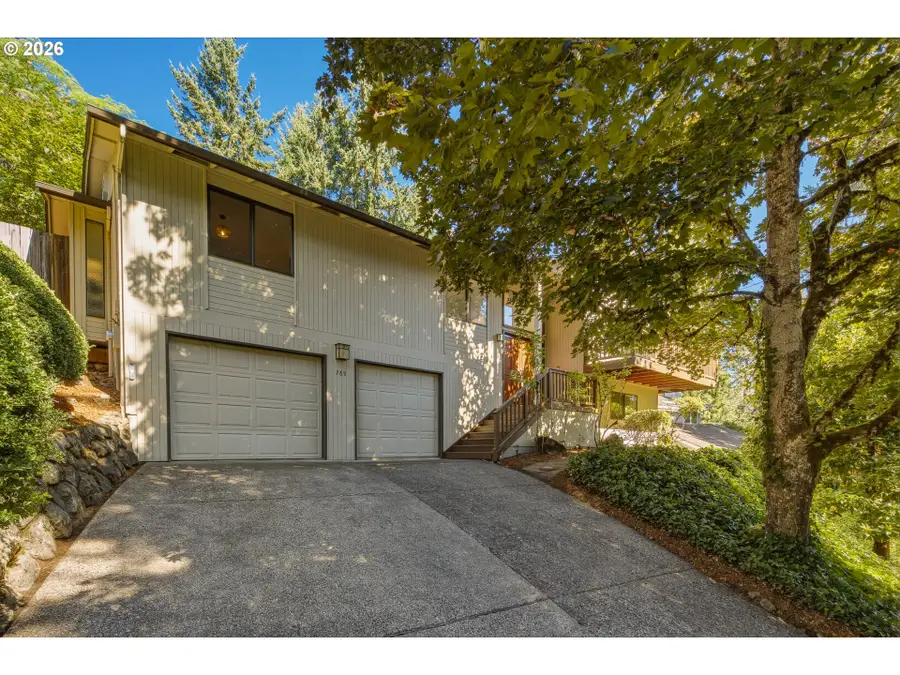 765 Foothill Dr, Eugene, OR 97405 - #2